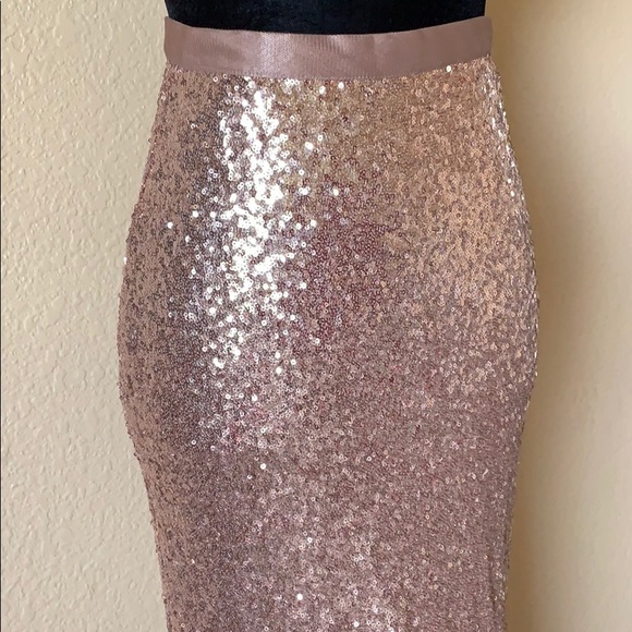 Revelry Mila Sequin Skirt in ROSE GOLD. Like new, worn once 🌸🥰 - Picture 7 of 11